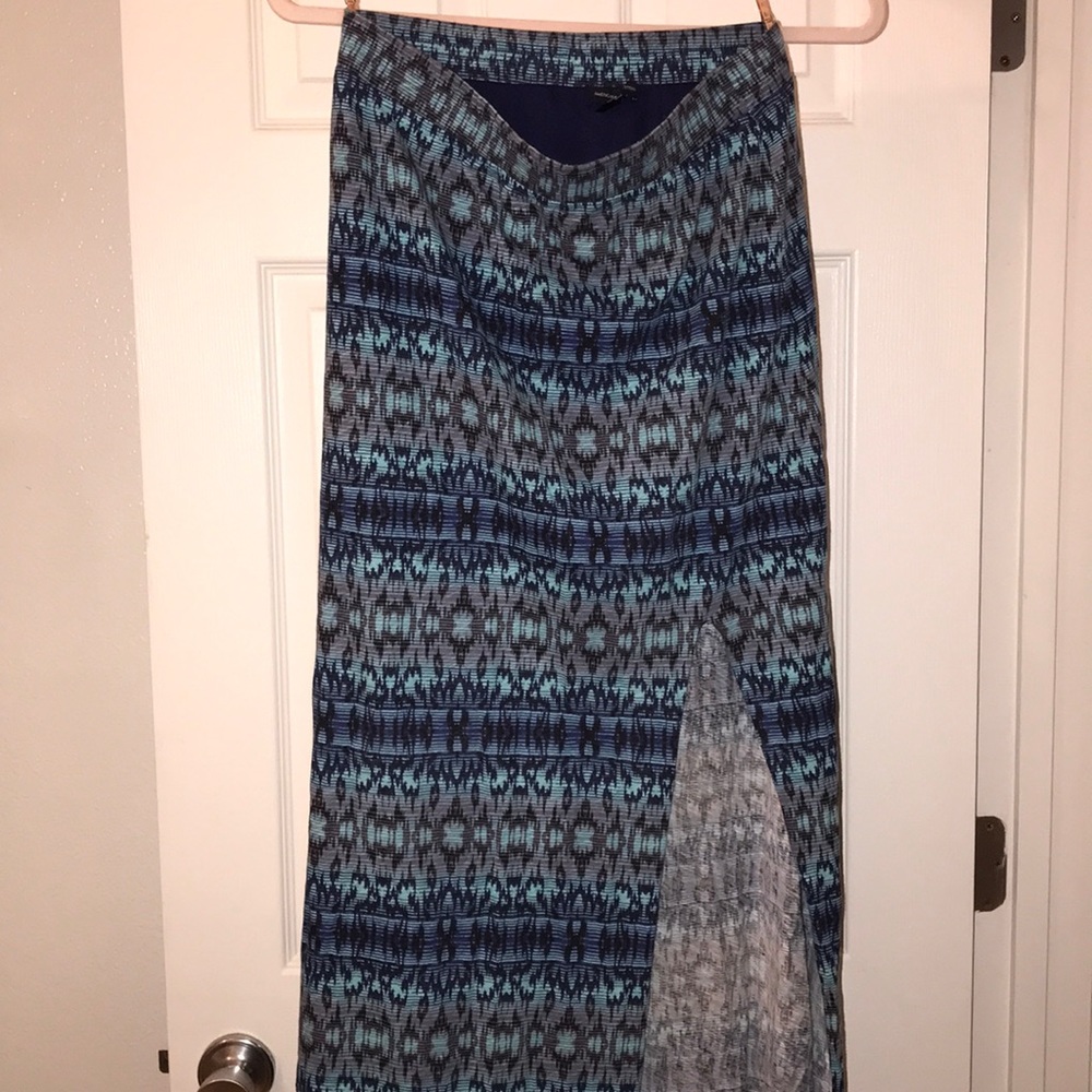 Blue print maxi skirt w/ front slit